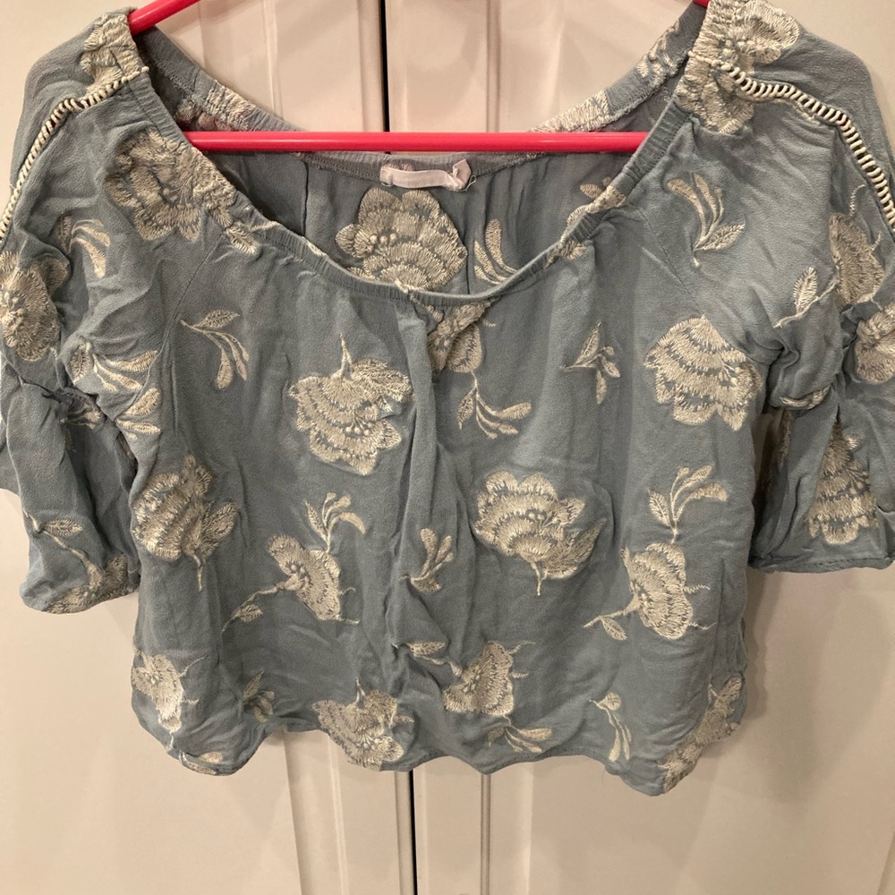 Woman’s floral crop top